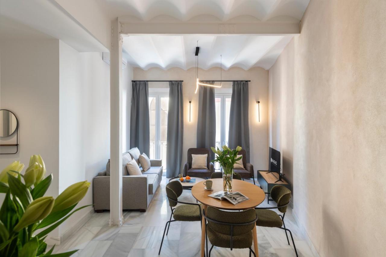 Magno Apartments San Gil - Shared Jacuzzi Sevilla Bagian luar foto