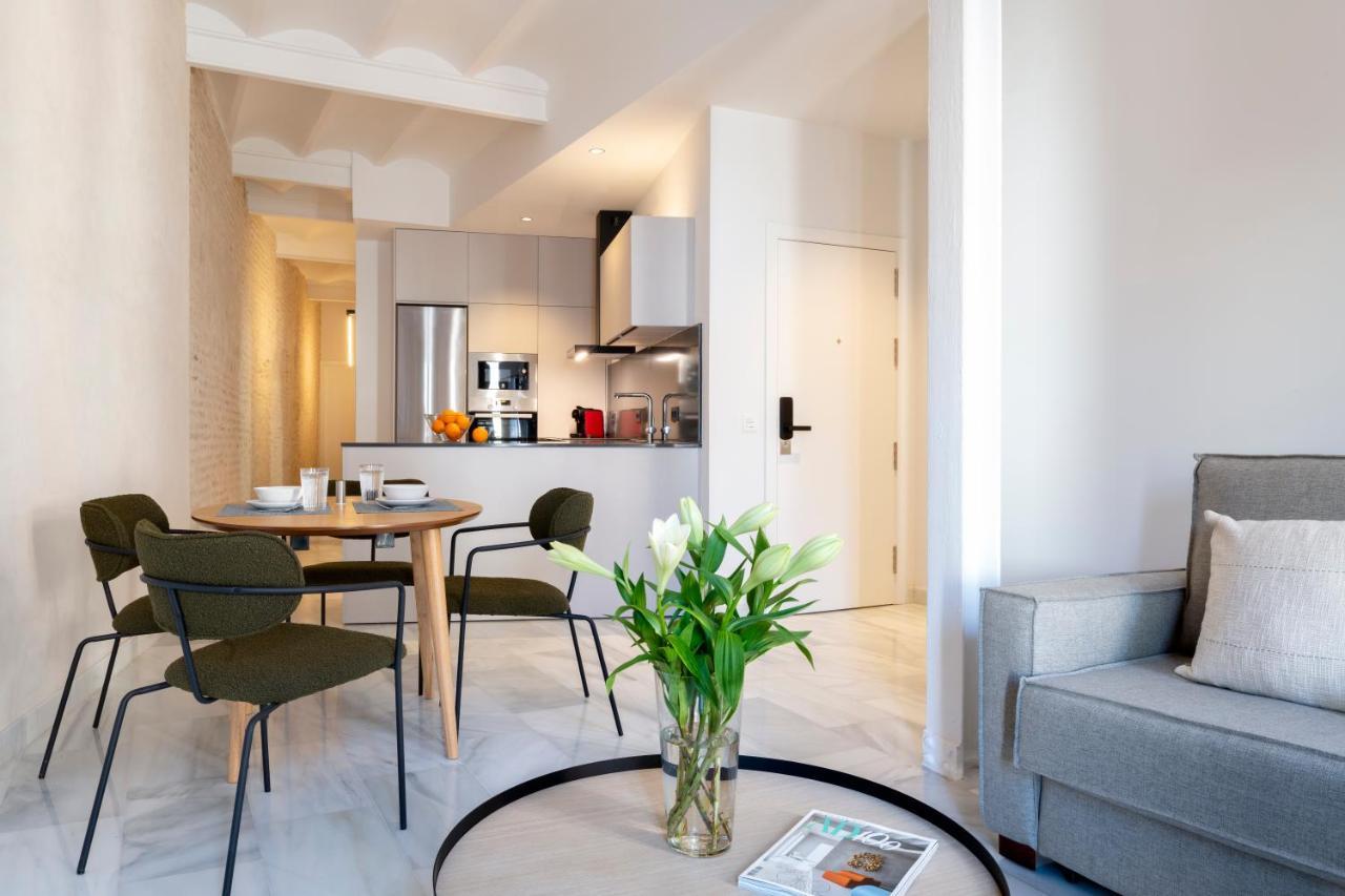 Magno Apartments San Gil - Shared Jacuzzi Sevilla Bagian luar foto