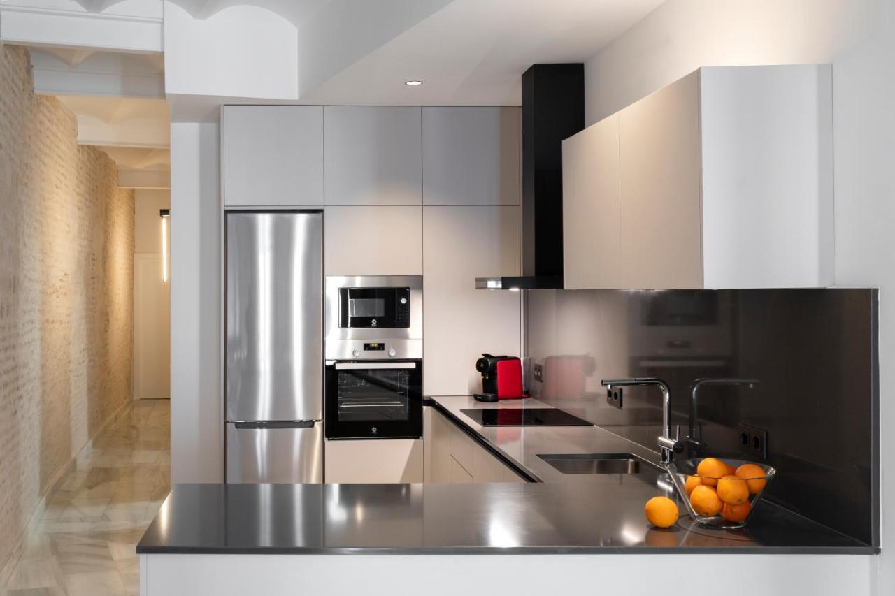 Magno Apartments San Gil - Shared Jacuzzi Sevilla Bagian luar foto