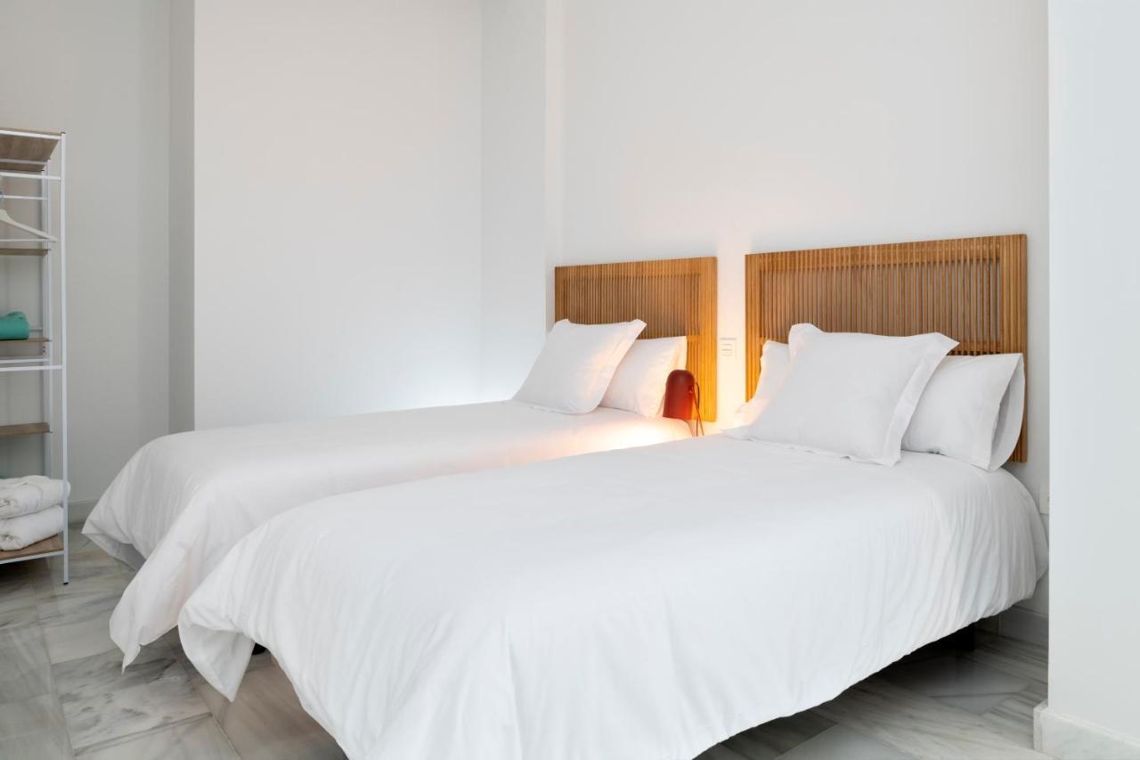 Magno Apartments San Gil - Shared Jacuzzi Sevilla Bagian luar foto