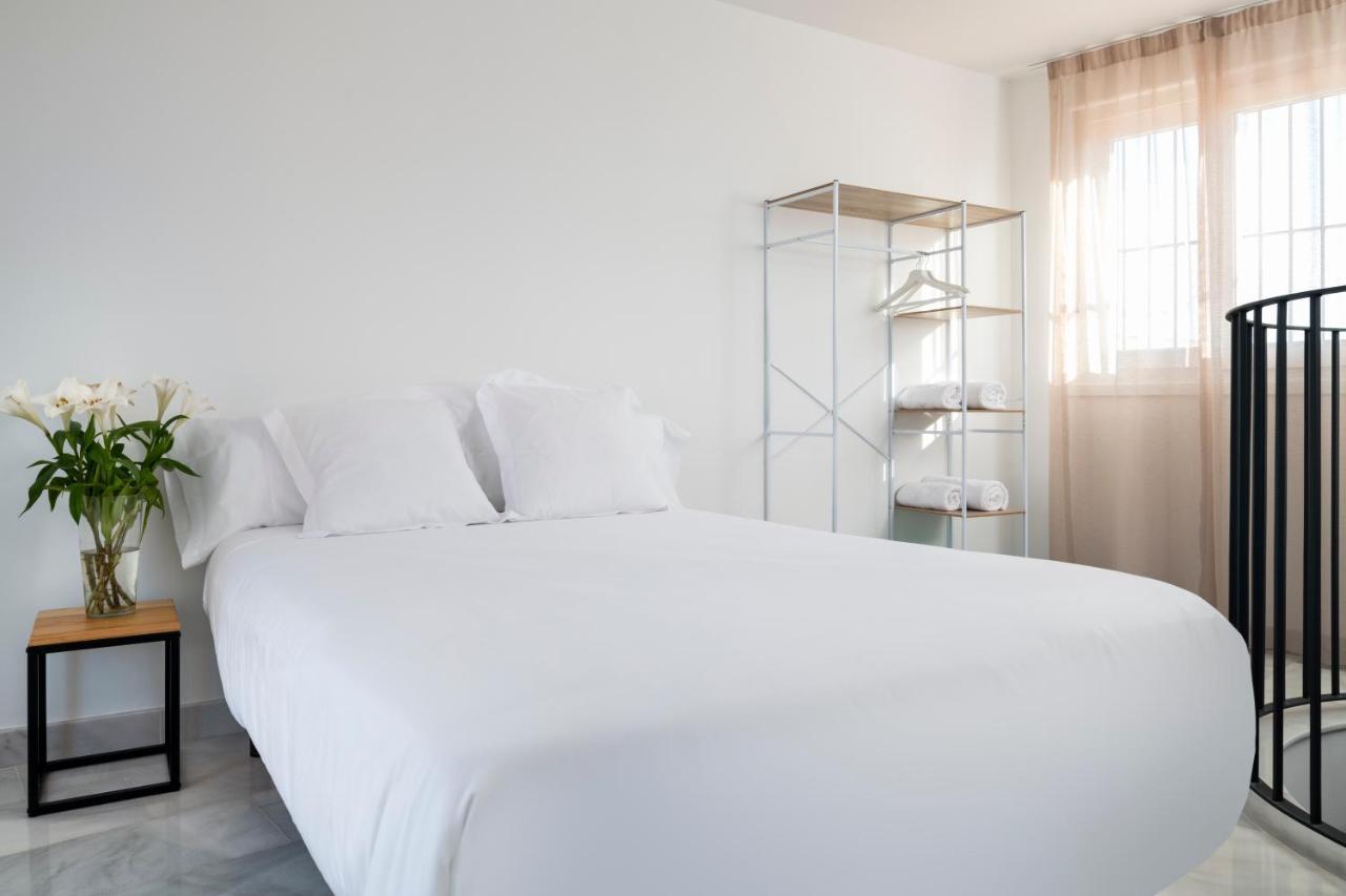 Magno Apartments San Gil - Shared Jacuzzi Sevilla Bagian luar foto