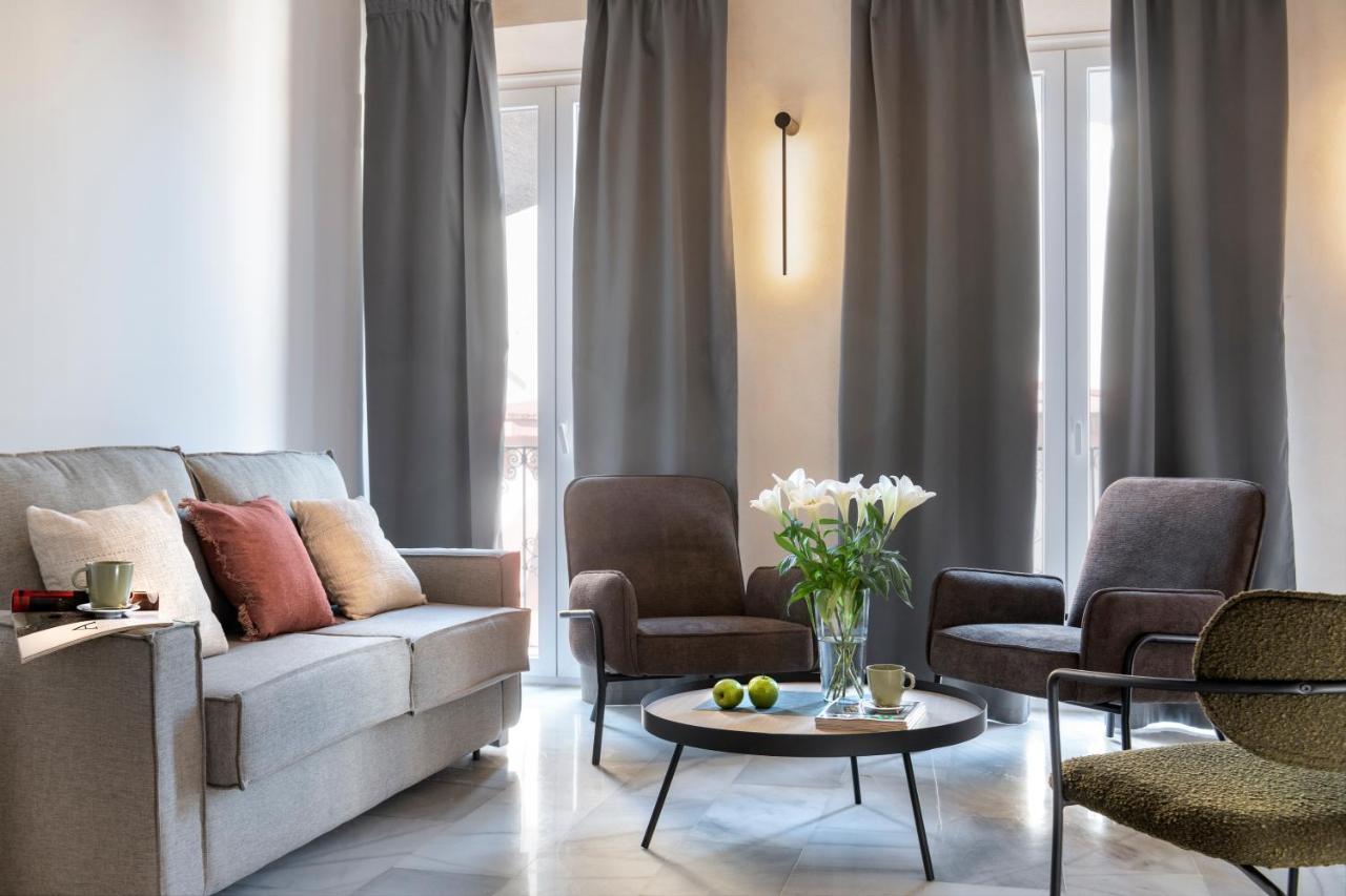 Magno Apartments San Gil - Shared Jacuzzi Sevilla Bagian luar foto
