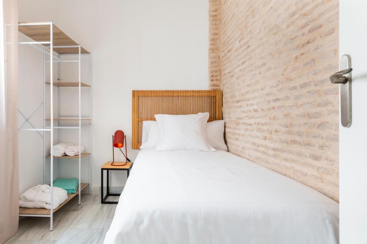 Magno Apartments San Gil - Shared Jacuzzi Sevilla Bagian luar foto