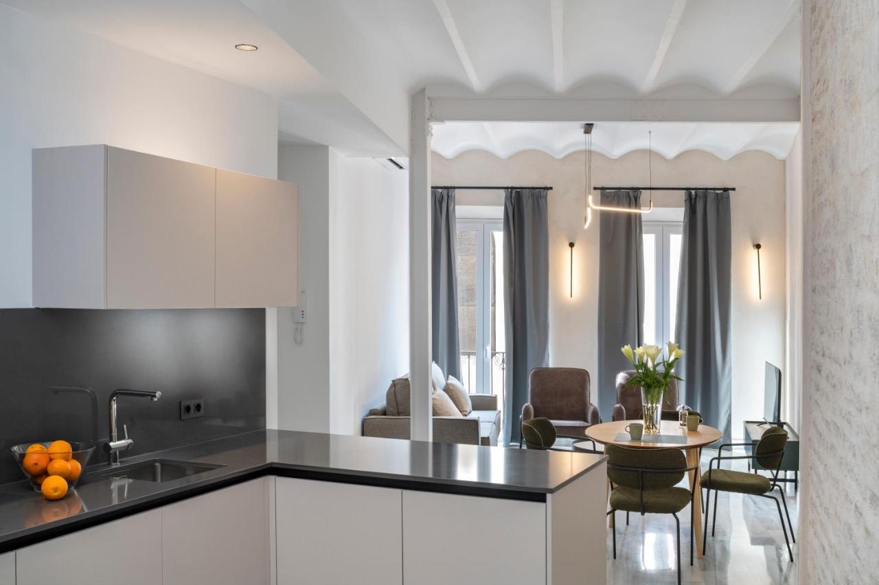 Magno Apartments San Gil - Shared Jacuzzi Sevilla Bagian luar foto